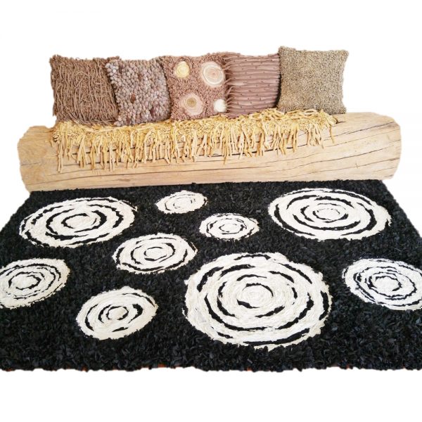 Satay wood slice rug